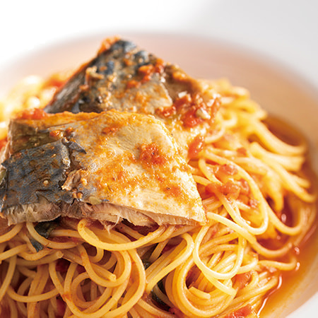 金華さばと野菜の トマトパスタソース